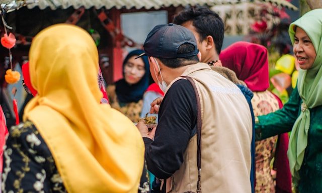 Manusia Semakin Tidak Peduli, Lakukan Amalan Penyelamat Ini manusia semakin tidak peduli