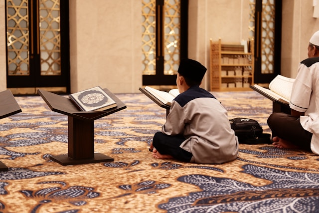 memastikan ibadah sesuai tuntunan