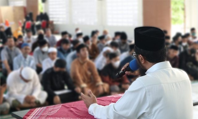 memastikan ibadah sesuai tuntunan
