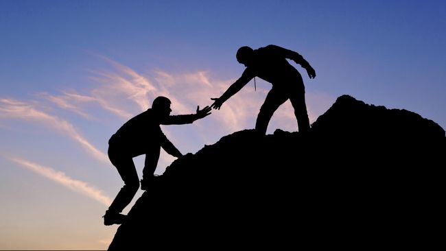 membantu sesama manusia