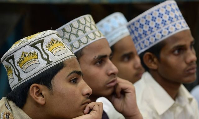 membentuk karakter Islami