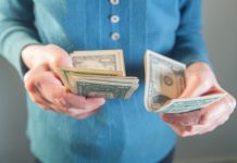 meminjam uang karena terpaksa