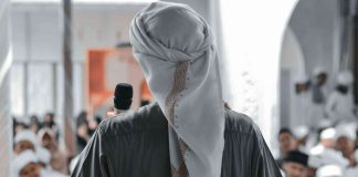 menerima saran dengan hati terbuka