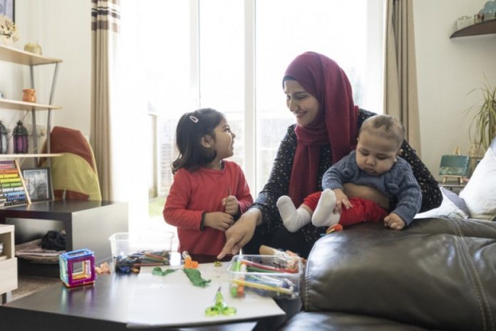 Mengatasi tantangan parenting