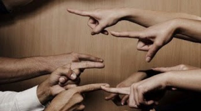Menyalahkan orang lain dalam islam
