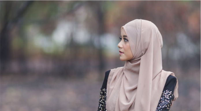 motivasi islam untuk jomblo jangan bersedih namun lebih baik melakukan sholat agar lebih dekat dengan Allah