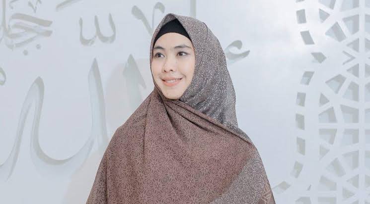 Oki setiana dewi