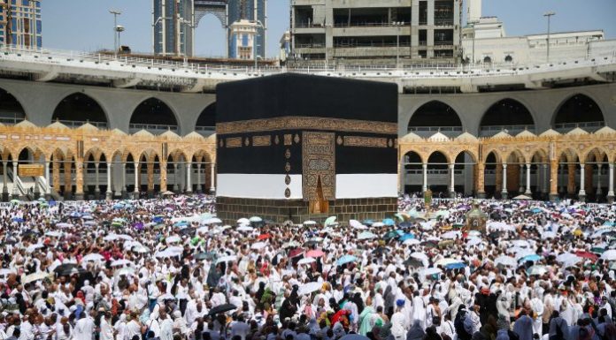 Gelar orang terkaya di Indonesia