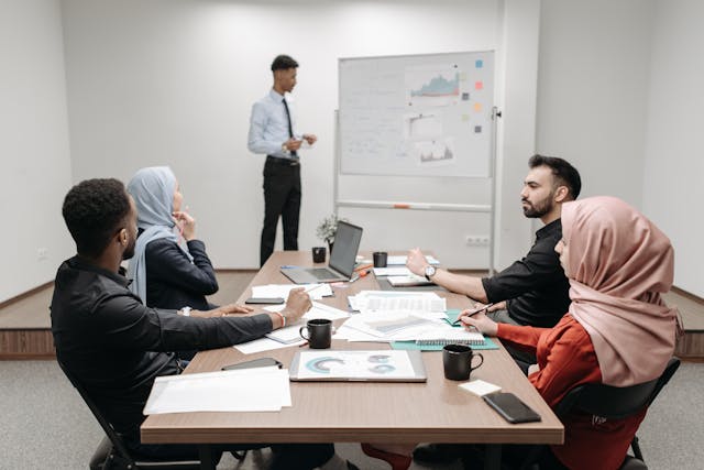 arti penting dan kesantunan dalam pergaulan
