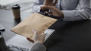 praktik suap dalam kehidupan sehari-hari