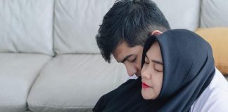 Ria Ricis melahirkan