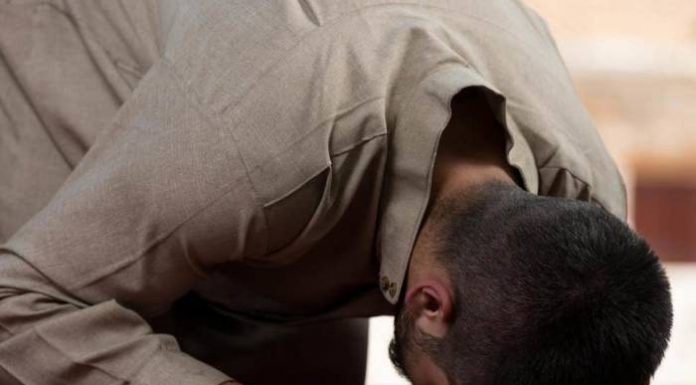 solat menjauhkan kita dari maksiat