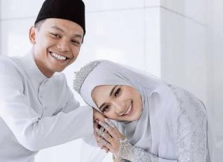 Surga Allah Bagi Suami Adalah Istri Yang Sholihah Surga Allah