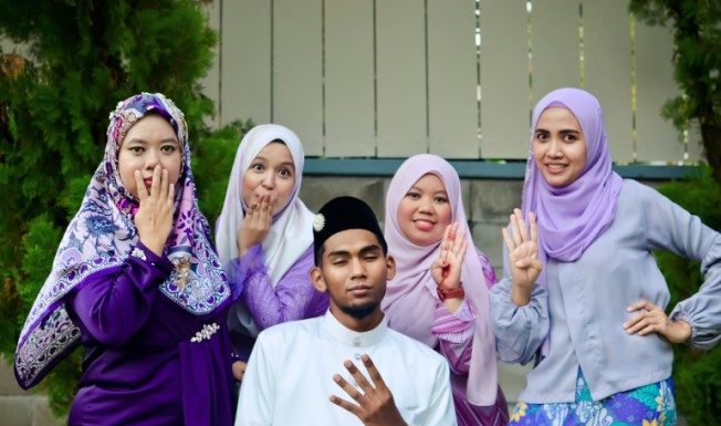 kekasih yang tak dianggap