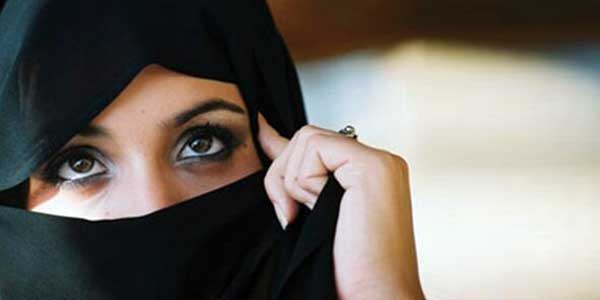video wanita bercadar