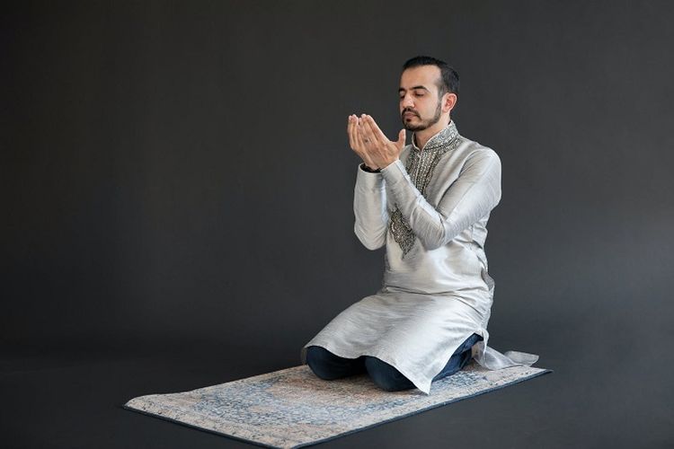 ya hayyu ya qoyyum birohmatika astaghits artinya